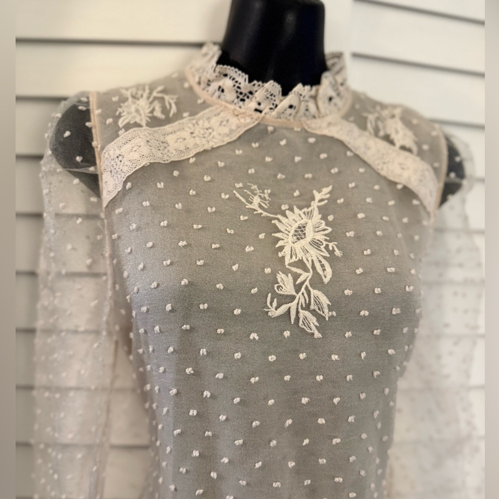 Zara Elegant Vintage Inspired Lace Embroidered Women's Sheer Top Size Medium NWT - Picture 4 of 9